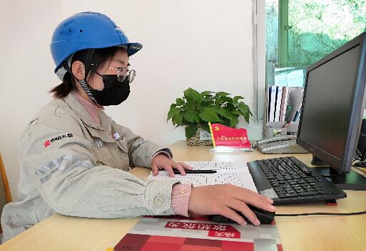 任洋洋：小小一朵花，青春吐芳華