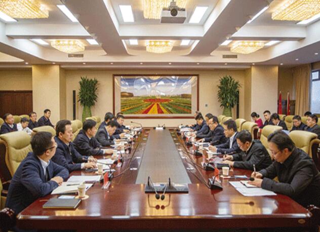 內蒙古電力（集團）公司董事長、黨委書記賈振國帶隊赴鄂爾多斯地區(qū)調研