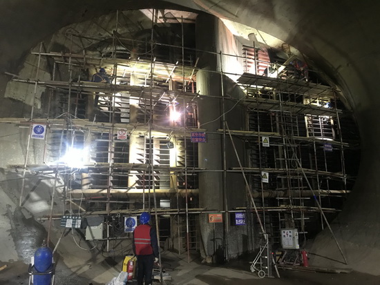 國網(wǎng)劉家峽水電廠7、8號機組進水口攔污柵補焊打磨修復(fù)順利完成
