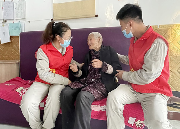 大唐臨汾熱電公司開展“人間重晚情，愛助夕陽(yáng)紅”志愿服務(wù)活動(dòng)