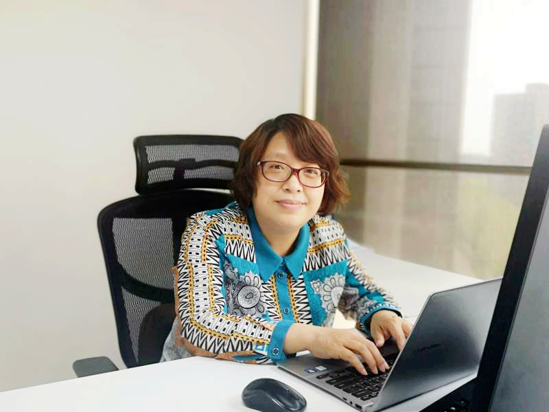 首都最美巾幗奮斗者尹洪苓：以?shī)^斗的姿態(tài)，砥礪前行 展現(xiàn)新時(shí)代“她風(fēng)采”