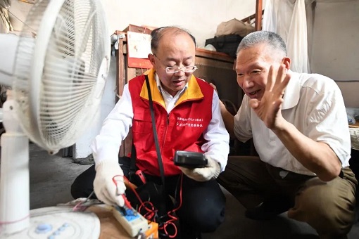 為愛點燈——記國網(wǎng)浙江慈溪市供電有限公司電力工人錢海軍