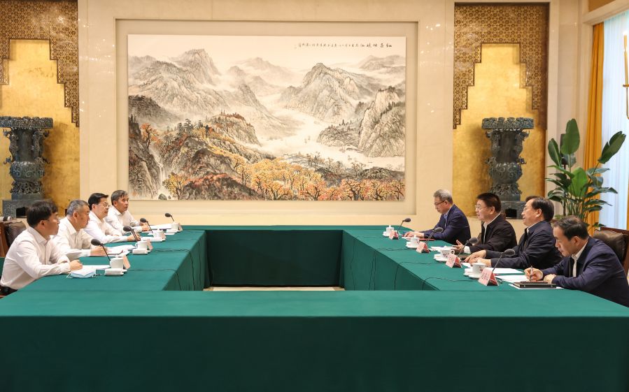 雷鳴山、韓君拜會(huì)湖北省委書記王蒙徽、省長(zhǎng)王忠林
