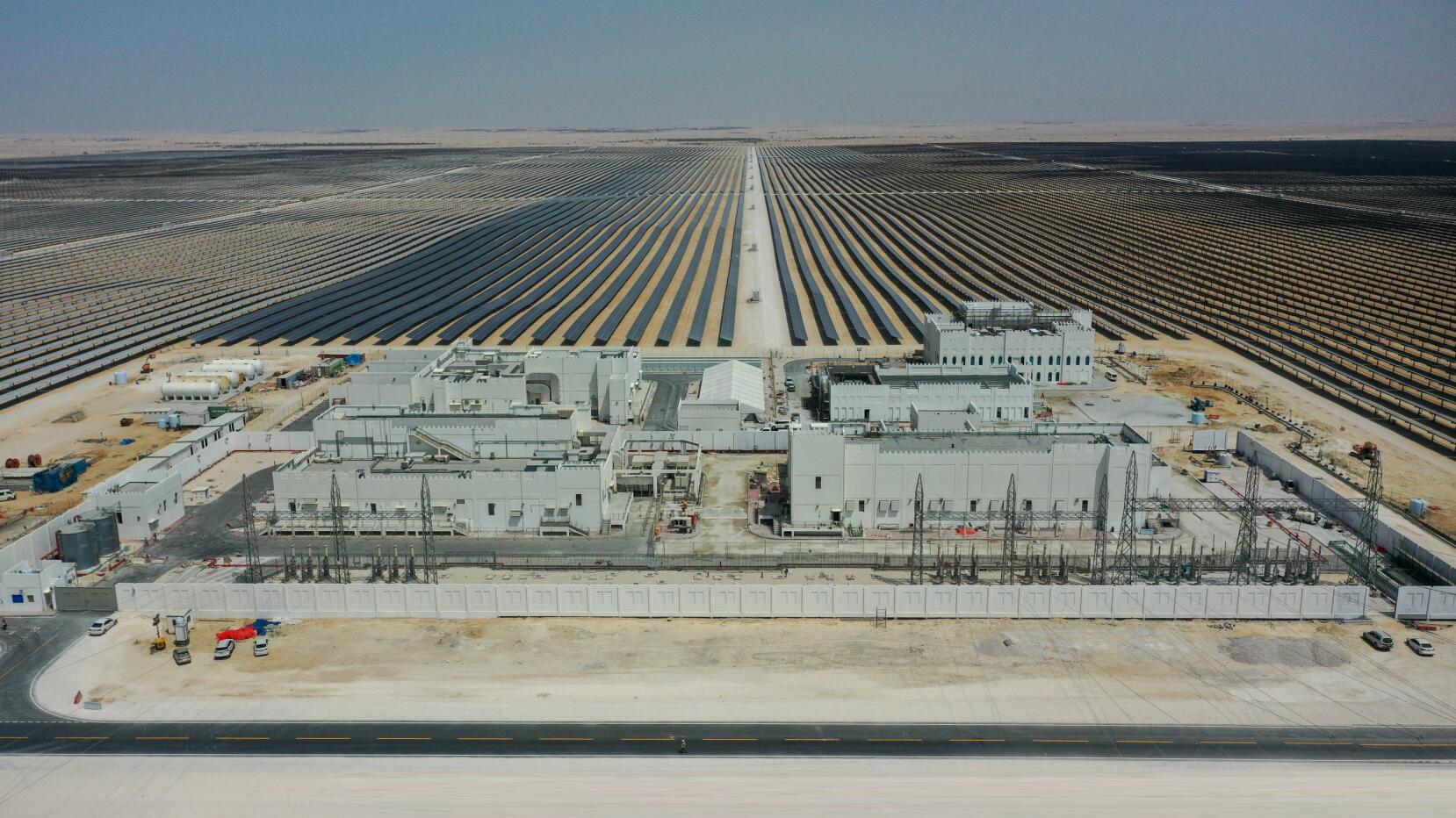 中國電建承建的卡塔爾最大光伏電站建成投產