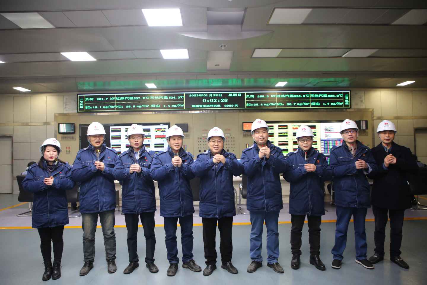 陜煤石電除夕慰問送溫暖，崗位堅守幸?！巴谩保╰oo）