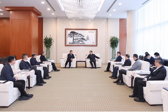 鄧建玲會(huì)見(jiàn)福建省政協(xié)副主席、漳州市委書(shū)記張國(guó)旺