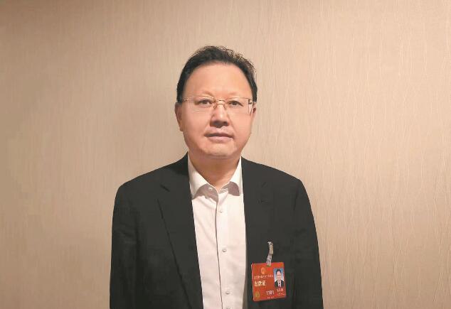 加快新能源產(chǎn)業(yè)技術(shù)創(chuàng)新 助推能源綠色低碳轉(zhuǎn)型——訪全國人大代表、江西贛鋒鋰業(yè)集團(tuán)股份有限公司董事長李良彬