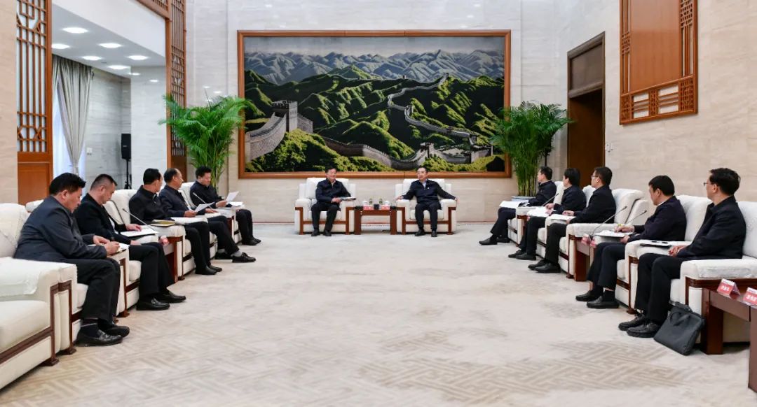 大唐集團黨組書記、董事長鄒磊與青海省海南州委書記呂剛、州長尕瑪朋措會談