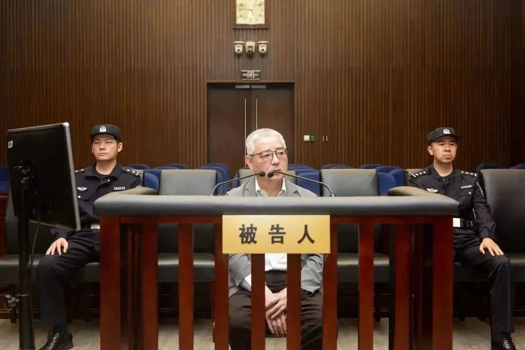 被控受賄1.56億，原上海電氣集團股份有限公司總裁、董事長鄭建華受審