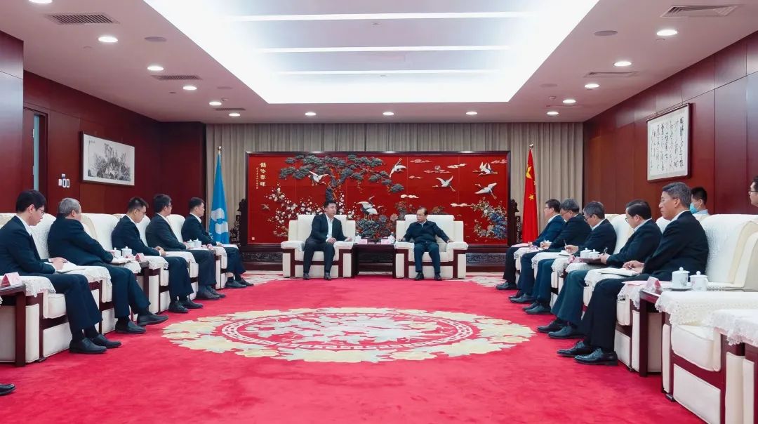 華電集團(tuán)黨組書記、董事長(zhǎng)江毅會(huì)見海博思創(chuàng)董事長(zhǎng)、總經(jīng)理張劍輝