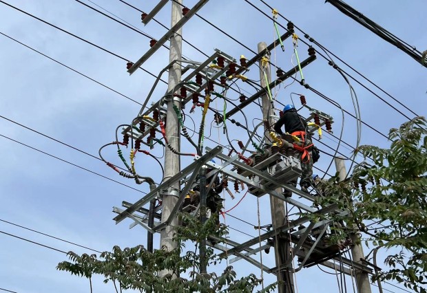 六五四供電公司奮戰(zhàn)8小時，順利完成新線路投運