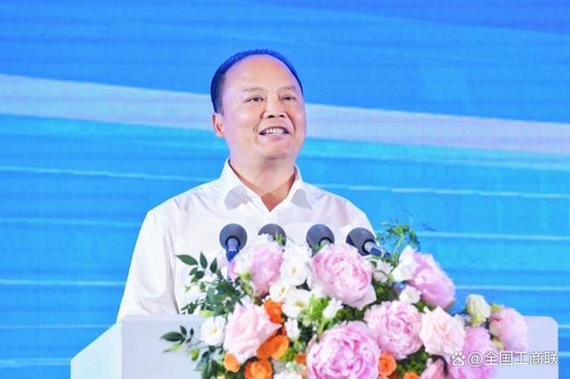 全國(guó)工商聯(lián)副主席，通威集團(tuán)董事局主席劉漢元：加快建設(shè)可再生能源 構(gòu)建川渝清潔能源一體化
