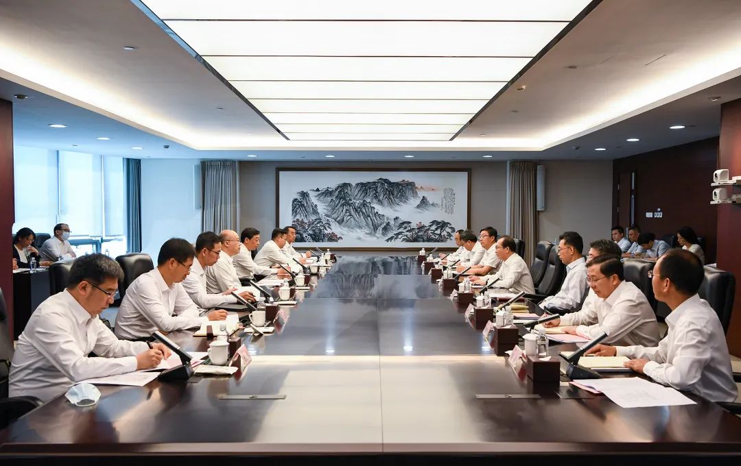 華電集團(tuán)黨組書記、董事長(zhǎng)江毅與河北省委副書記、省長(zhǎng)王正譜舉行會(huì)談