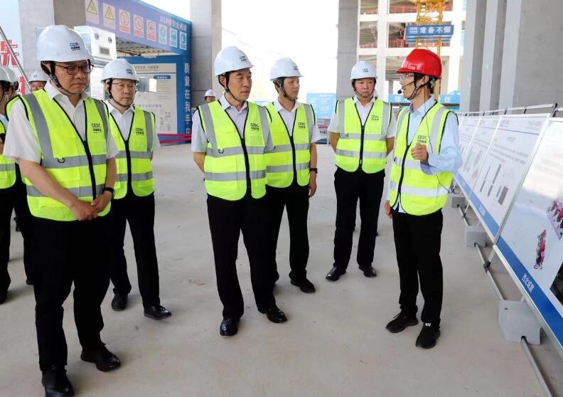 中國能建黨委副書記、總經(jīng)理孫洪水到西北城建未來廣場A區(qū)項目開展安全生產(chǎn)督導