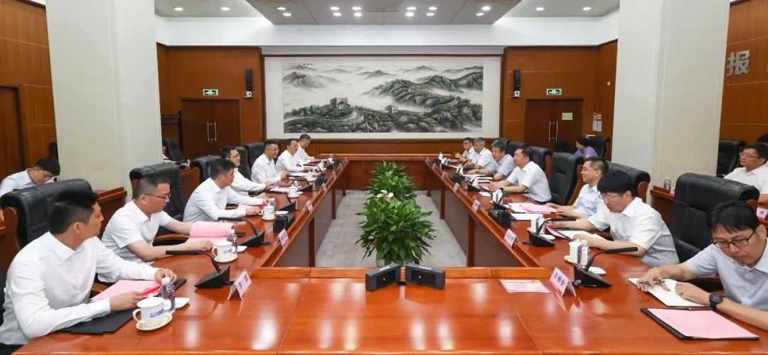 中核集團黨組副書記、總經(jīng)理顧軍會見蘇州市委副書記、市長吳慶文一行