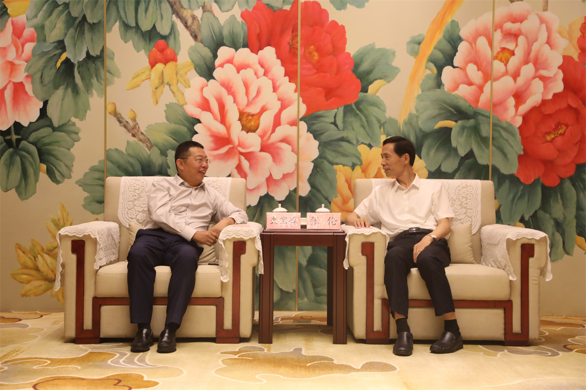 華潤(rùn)電力董事局主席史寶峰拜會(huì)菏澤市委書記張倫、市長(zhǎng)李春英