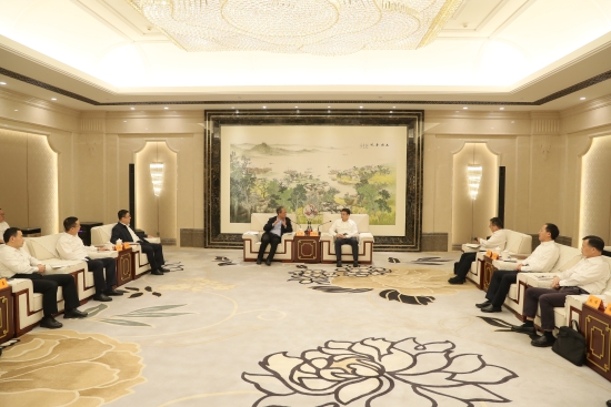 中國(guó)電建黨委副書記、總經(jīng)理王斌與江蘇省委常委、蘇州市委書記曹路寶舉行會(huì)談