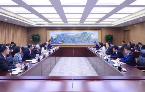 國家電網(wǎng)與香港中電集團(tuán)推動(dòng)清潔能源開發(fā)利用、促進(jìn)新能源發(fā)展等方面深化合作