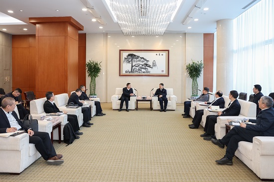 溫樞剛鄧建玲會(huì)見中廣核集團(tuán)董事長(zhǎng)楊長(zhǎng)利、總經(jīng)理高立剛