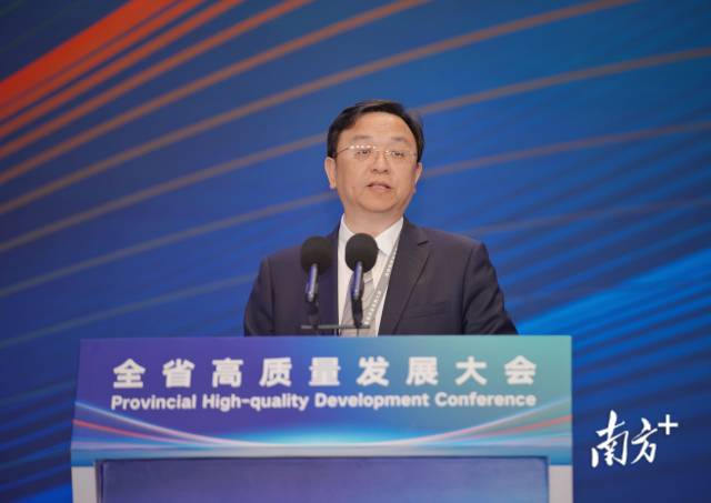 王傳福：新能源汽車發(fā)展只會(huì)快跑，不給喘口氣機(jī)會(huì)