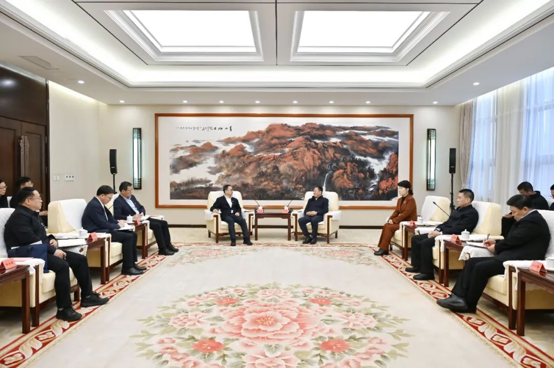 中國大唐集團(tuán)有限公司董事長鄒磊拜會內(nèi)蒙古自治區(qū)黨委書記孫紹騁、自治區(qū)主席王莉霞