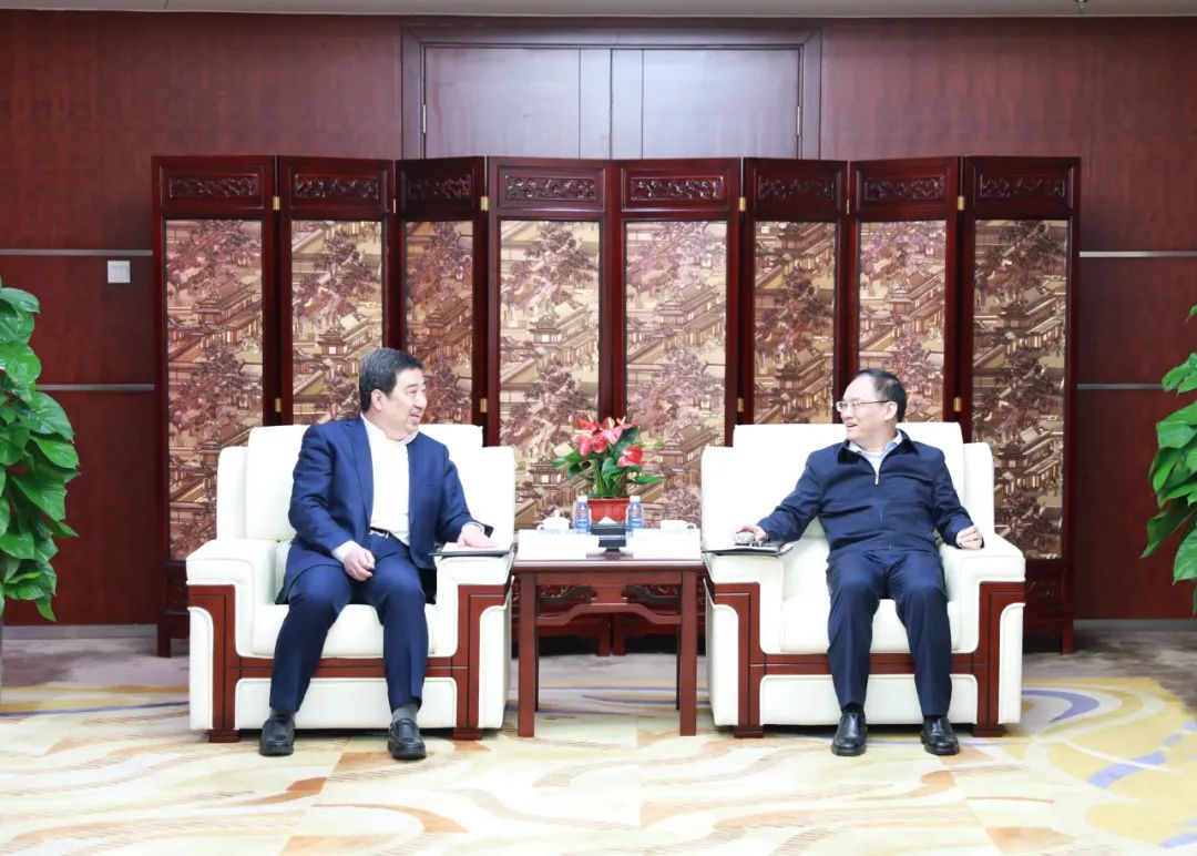 中國(guó)電氣裝備白忠泉董事長(zhǎng)、周群總經(jīng)理拜訪中鋁集團(tuán)董事長(zhǎng)段向東、總經(jīng)理王石磊