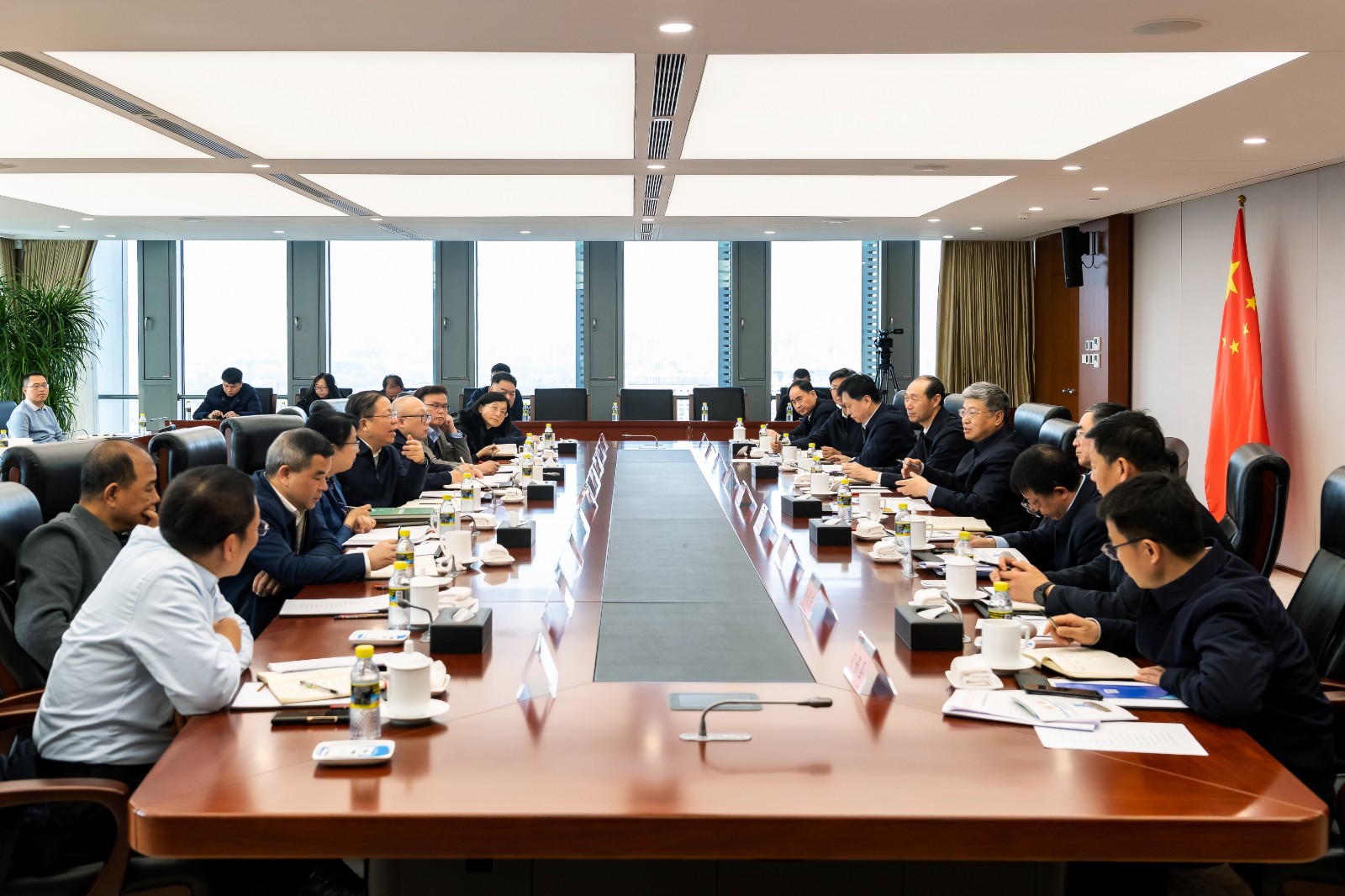 國家能源集團黨組書記、董事長劉國躍會見廣西壯族自治區(qū)政府黨組成員、國資委黨委書記秦如培
