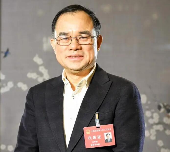 【兩會(huì)好聲音】全國(guó)人大代表、長(zhǎng)安汽車董事長(zhǎng)朱華榮：強(qiáng)化市場(chǎng)調(diào)節(jié)手段，進(jìn)一步改善汽車消費(fèi)環(huán)境