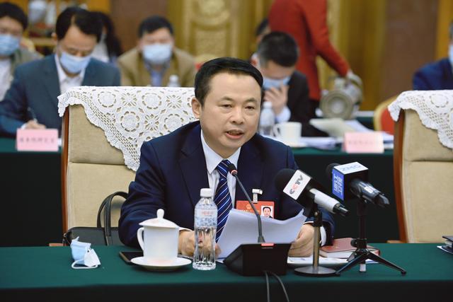 【兩會(huì)好聲音】全國(guó)人大代表、天能控股董事長(zhǎng)張?zhí)烊危和苿?dòng)《可再生能源法》修訂，保障國(guó)家能源安全