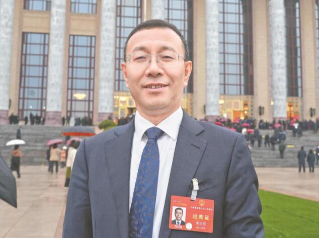 【兩會(huì)好聲音】全國(guó)人大代表，國(guó)家電網(wǎng)黨組組織部主任 李生權(quán)：構(gòu)建新型電力系統(tǒng) 更好服務(wù)“雙碳”目標(biāo)