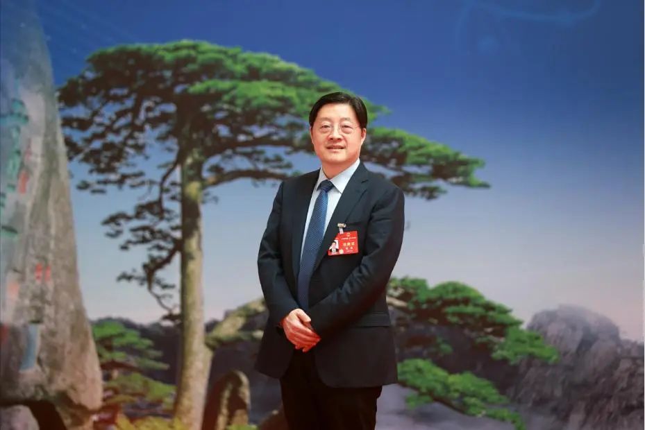 【兩會(huì)好聲音】全國人大代表、國網(wǎng)安徽電力董事長楊勇：為推動(dòng)可再生能源高質(zhì)量發(fā)展提供法治保障