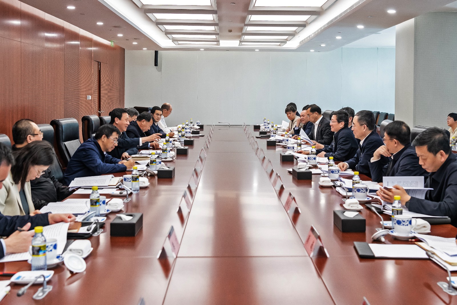 國家能源局黨組成員、副局長任京東一行到國家能源集團調(diào)研