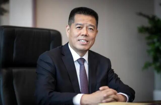 加快推動傳統(tǒng)煤炭企業(yè)向新能源企業(yè)轉(zhuǎn)型發(fā)展——訪全國人大代表，山東能源集團黨委書記、董事長 李偉