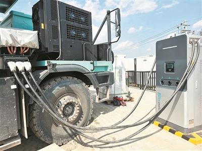 “1分鐘30度”，新能源重卡充電提速