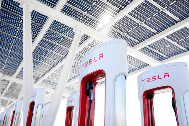 特斯拉將在佛羅里達(dá)州建全球最大超級充電站，提供超200個充電樁