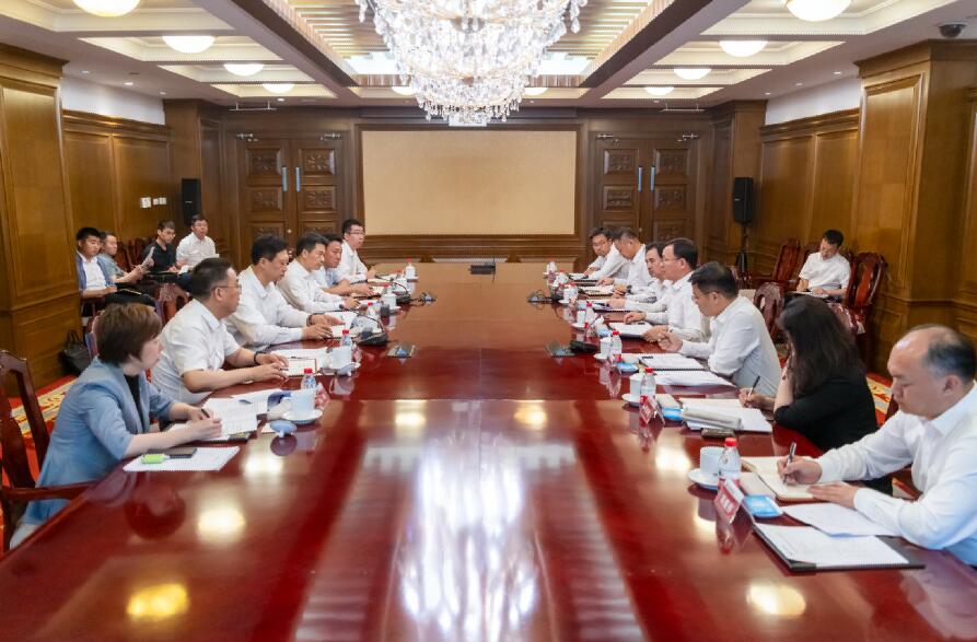 大唐集團總經(jīng)理、黨組副書記張傳江與阜新市委書記胡濤、市長周鵬舉會談