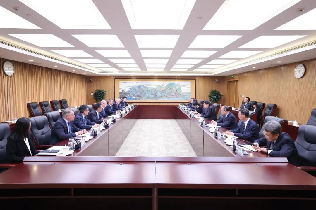 張智剛會見日立能源總裁方秦、候任總裁沈瑞博