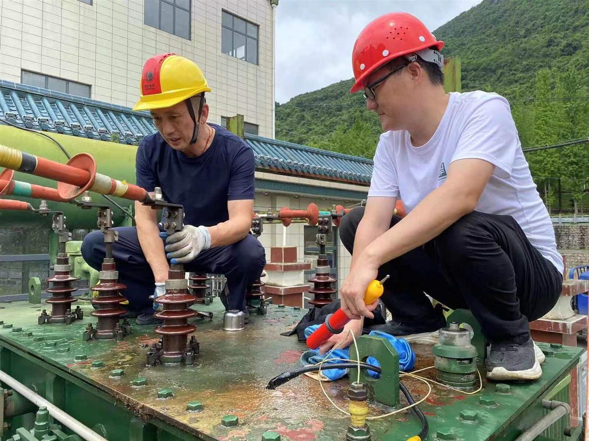 黃石市王英電廠發(fā)電泄洪調(diào)峰，騰出庫容1200萬立方米