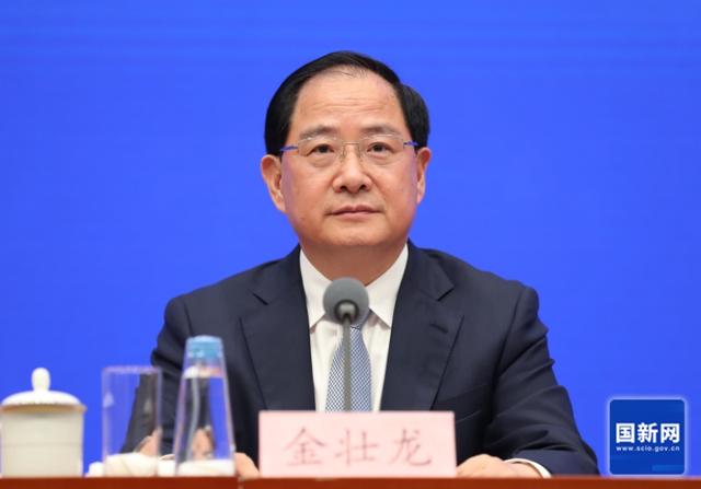 工信部部長(zhǎng)金壯龍：圍繞六大方向，超前布局未來(lái)產(chǎn)業(yè)