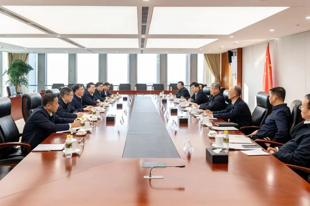 國家能源集團黨組書記、董事長劉國躍與中國大唐黨組副書記、總經(jīng)理張傳江會談