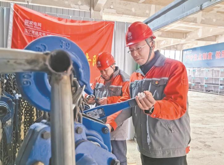 李俊鵬：走南闖北建電網(wǎng)，施工細(xì)節(jié)見(jiàn)真章