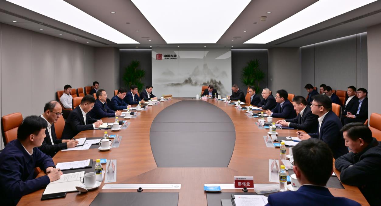 大唐集團(tuán)黨組書記、董事長鄒磊與上海電氣黨委書記、董事長吳磊會談