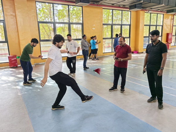 【新春走基層】熱熱鬧鬧過(guò)大年，海外堅(jiān)守迎新春