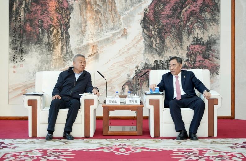 中國能建黨委書記、董事長宋海良與山東發(fā)展集團(tuán)黨委書記、董事長高長生會談