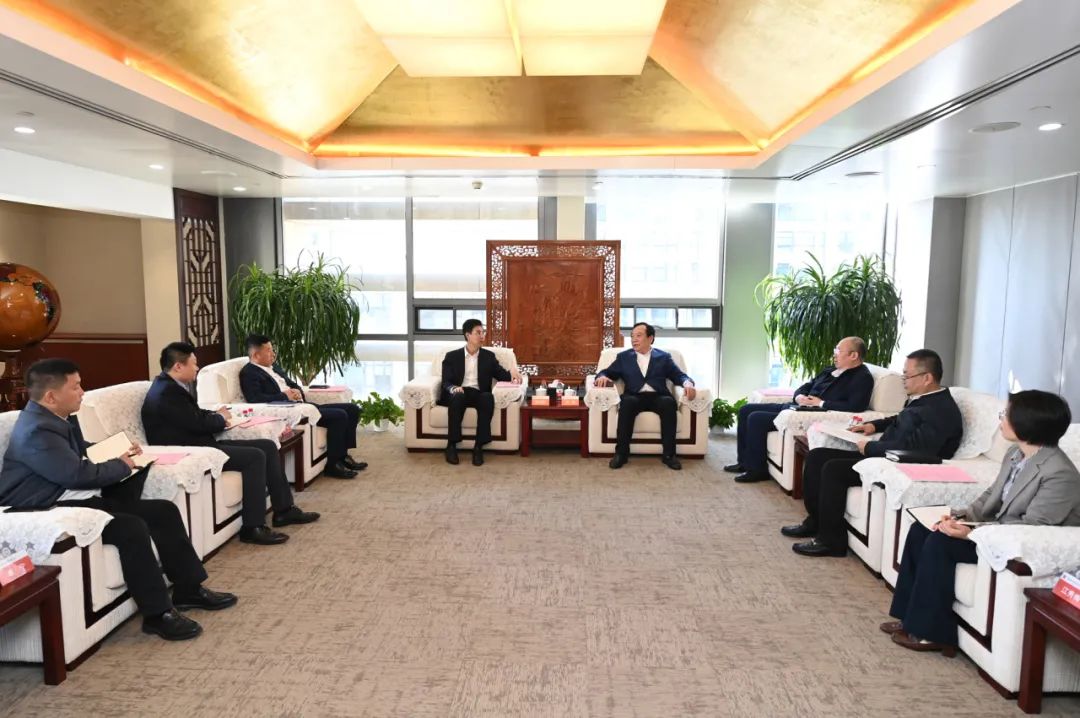大唐國(guó)際黨委書記、董事長(zhǎng)李凱會(huì)見中建五局黨委書記、董事長(zhǎng)田衛(wèi)國(guó)
